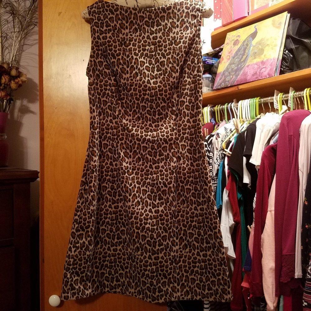 Leopard Print Bodycon Dress 🐆